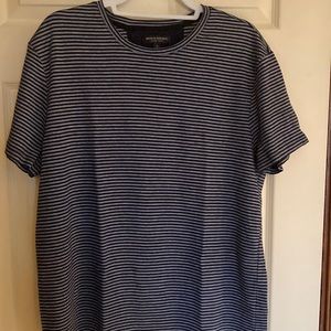 Banana Republic men’s luxury touch shirt, size XL